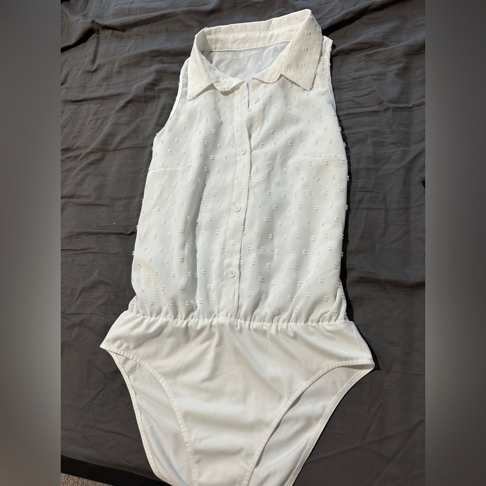 White button up style bodysuit / professional blouse with button snaps size M